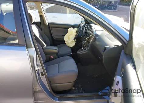 2005 Toyota Matrix Xr from USA, damaged, VIN 2T1KR32E35C335811